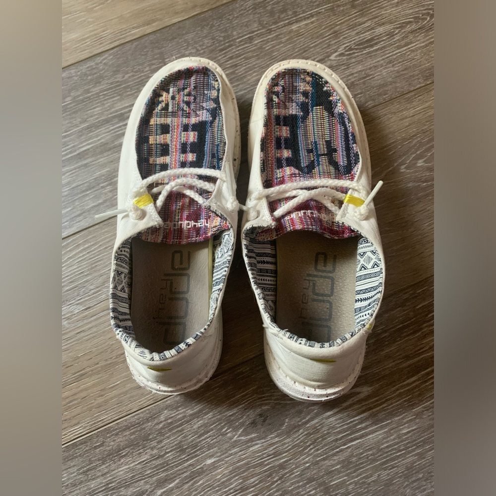 Hey dude shoe size 6